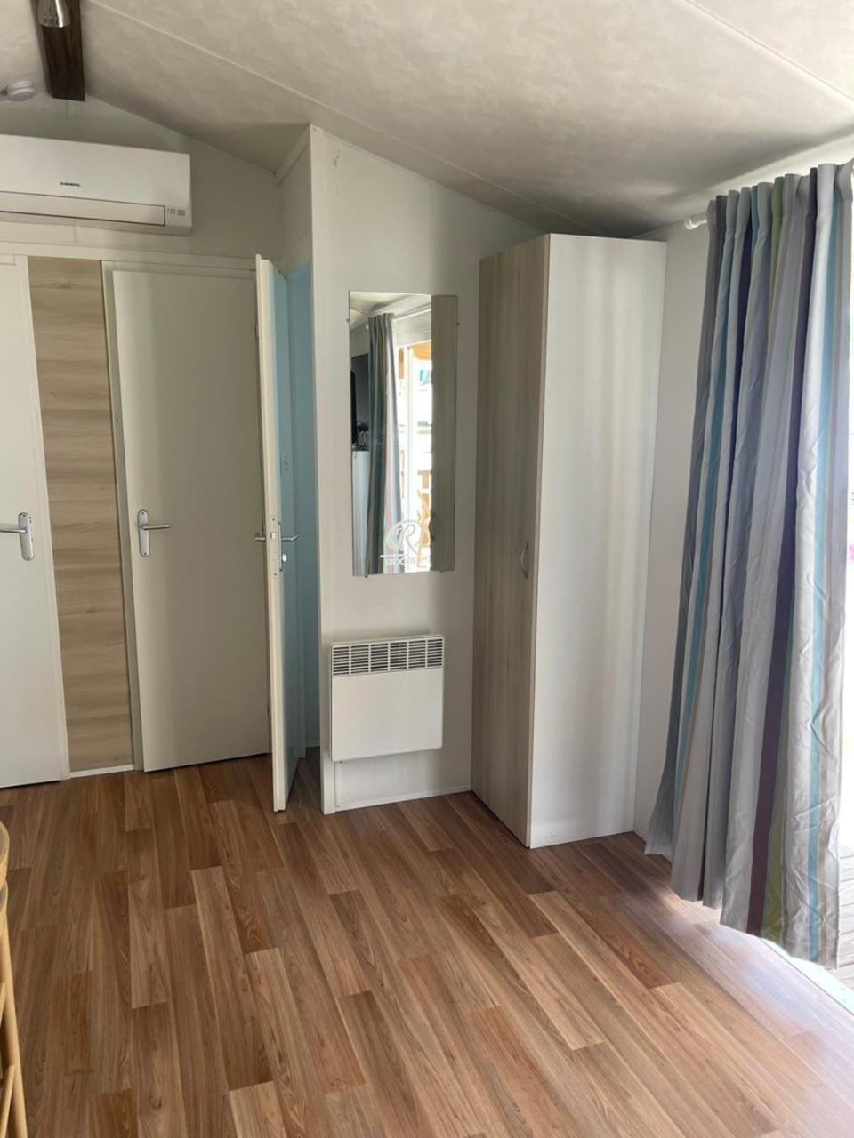 Bungalow Martins Nazare Land'S Hause Патаяш Номер фото